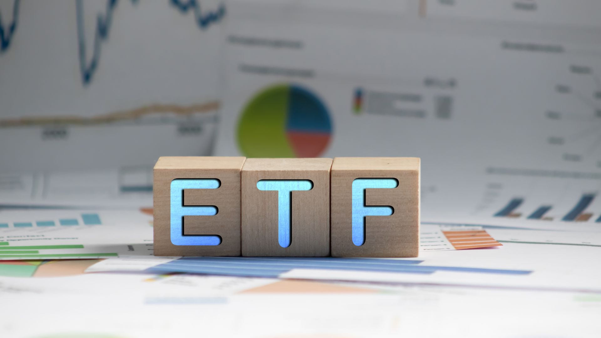 ETF дървена блокчета с букви диаграми